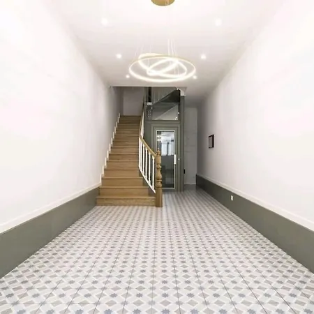 Famous Dreaming Porto